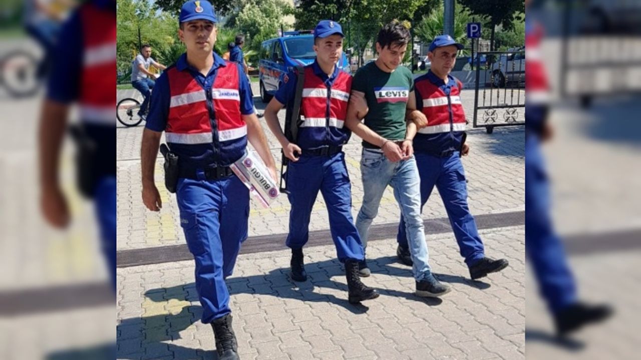 Peçeteye gizlediği çakmak kamerayla tuvalete giren kadınları gizlice görüntüledi