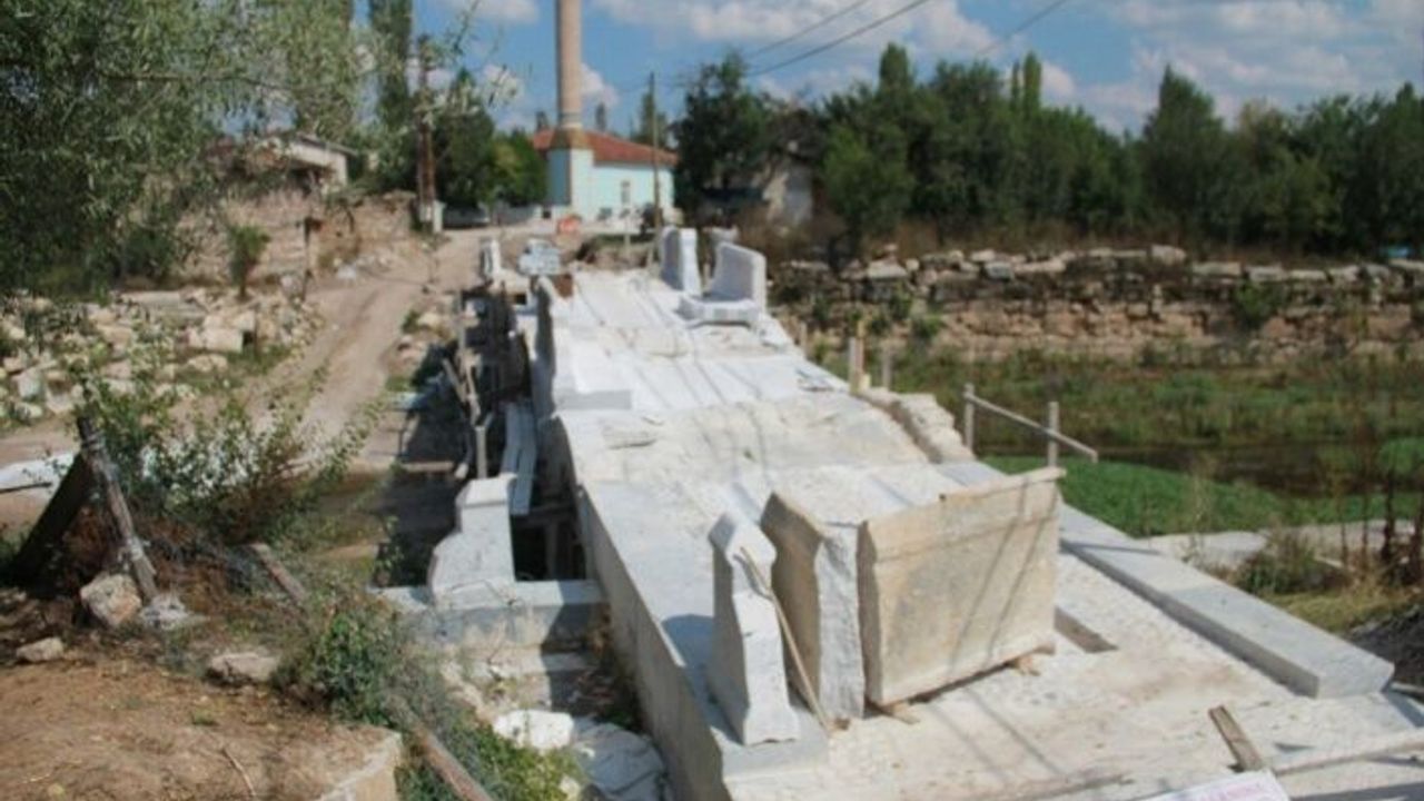 "Çavdarhisar’ın keşfedilmemiş tarihi güzellikleri yeni kazılarla gün yüzüne çıkartılıyor"