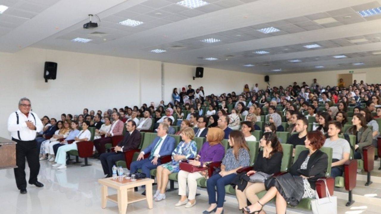 Kütahya Sağlık Bilimleri Üniversitesinde  “Geleneksel ve Tamamlayıcı Tıp Manuel Terapi” Konferansı