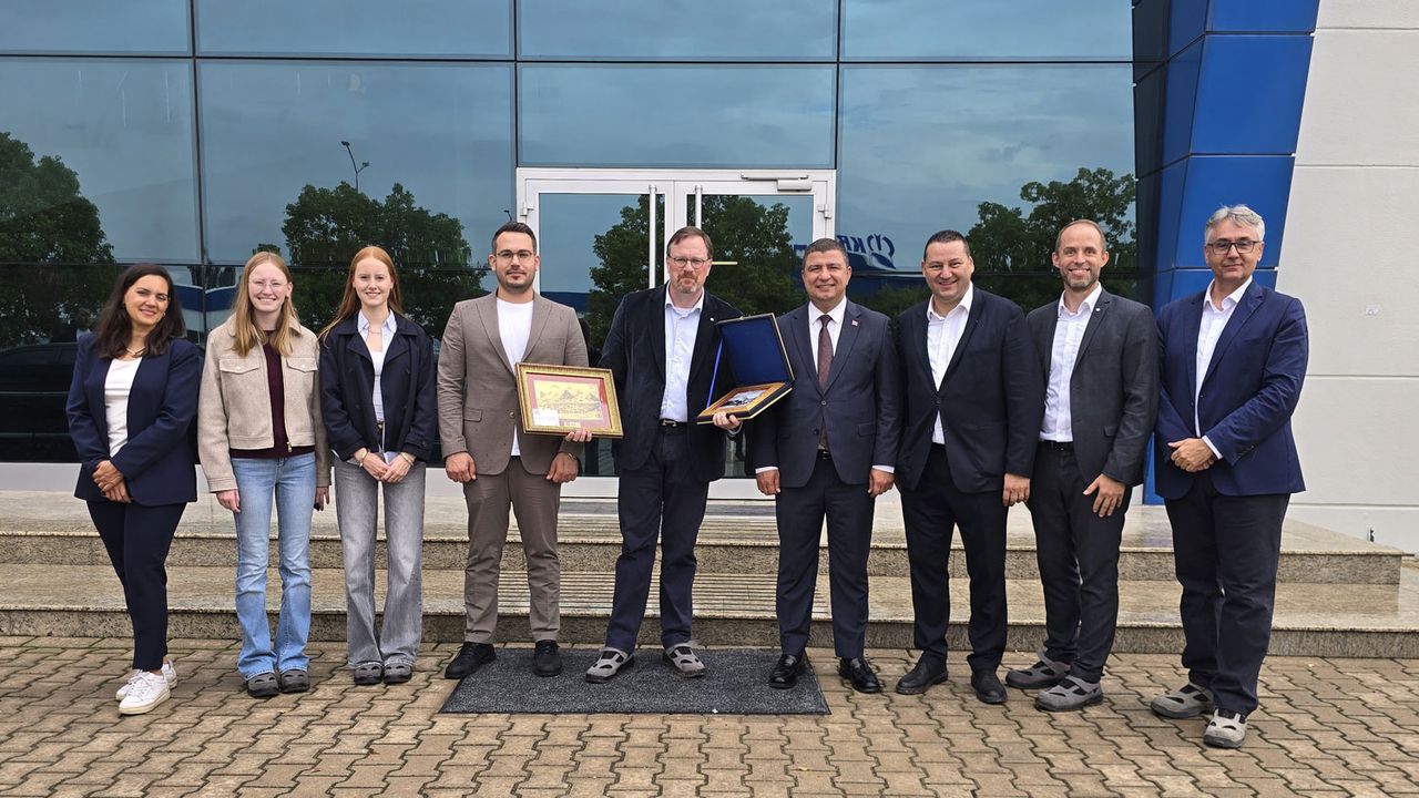 Bernard Krone, Tire fabrikasını ziyaret etti