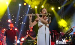 Tire’de unutulmayacak konser: Melek Mosso Tire’yi salladı