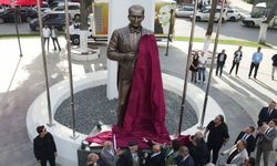 Tire’de dev Atatürk anıtı, törenle açıldı