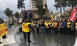 Öğretmenler maaş zammını protesto etti