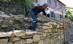 Kaplan’da şarampol temizliği ve istinat duvarı yenileme çalışması sürüyor