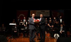 Tire’de cumhuriyet coşkusu, Türk müziği konseriyle katlandı