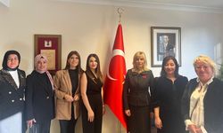 Başkonsolos Tireli Öğretmeni tebrik etti