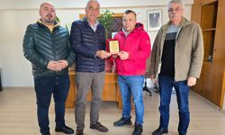 O şoföre plaket verildi