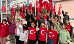 Okullarda "Bayrak Sevgisi" temasıyla ilk ders zili çaldı
