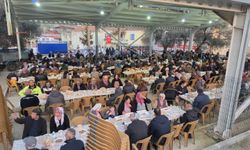 Akyurt Mahallesi’nde yüzlerce kişi iftar sofrasında buluştu