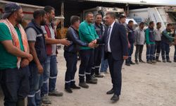 Başkan Okuroğlu, belediye personeliyle bayramlaştı