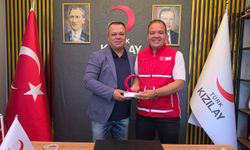 Hakan Ayhan, Kızılay’ı ziyaret etti