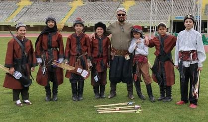 Gümüş madalyalarla döndüler