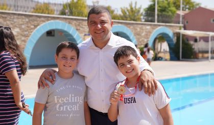Tire’de Zafer Bayramı Coşkusu Yüzme Yarışmasıyla Taçlandı