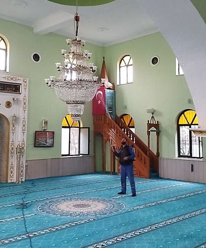 İzmir Büyükşehir Belediyesi, camileri bayrama hazırlıyor