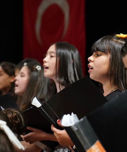 Tire Belediyesi Çocuk Korosu’ndan Türk Halk Müziği Konseri