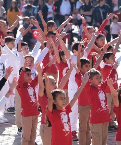 Tire’de 29 Ekim Cumhuriyet Bayramı, coşkuyla kutlanıyor