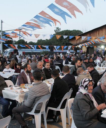 AK Parti Tire İlçe Teşkilatı’ndan geniş katılımlı iftar yemeği