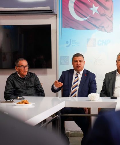 Tire CHP’de, yoğun katılımlı bayramlaşma