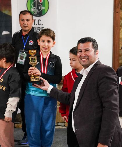 Tire'de Satranç Şöleni: 201 Sporcu Hamlelerini Konuşturdu