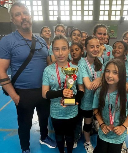 Tire’de voleybol heyecanı