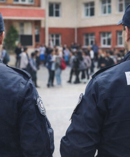 Okullar için yeni karar: Ailesinde silah olan öğrencilere takip