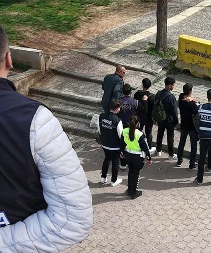 Her okulun önüne 2 polis görevlendirildi