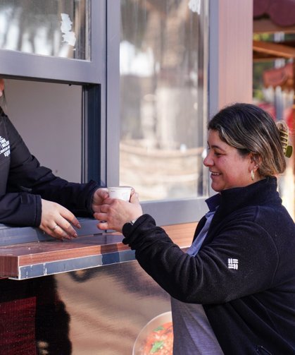 Tire’de içleri ısıtan dayanışma: her sabah sıcak çorba ikramı