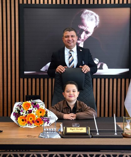 Tire Belediyesi’nde Koltuk, Minik Başkan Edis Tan’ın