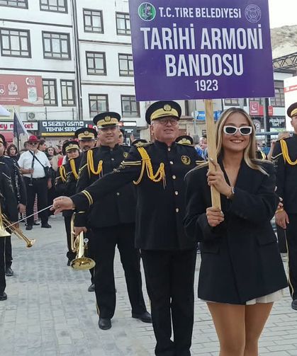 Tarihi Tire Belediyesi Armoni Bandosu, Ankara’da büyük ilgi gördü