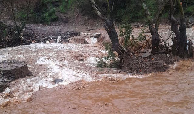 Yağmur yağınca, günlerce evde mahsur kalıyorlar