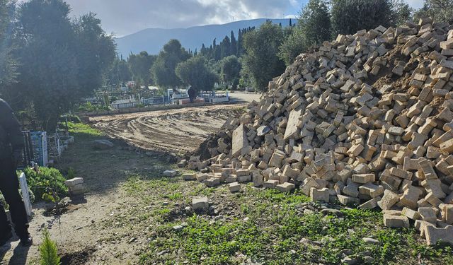 Tire'de bebek mezarlarına saygısızlık!