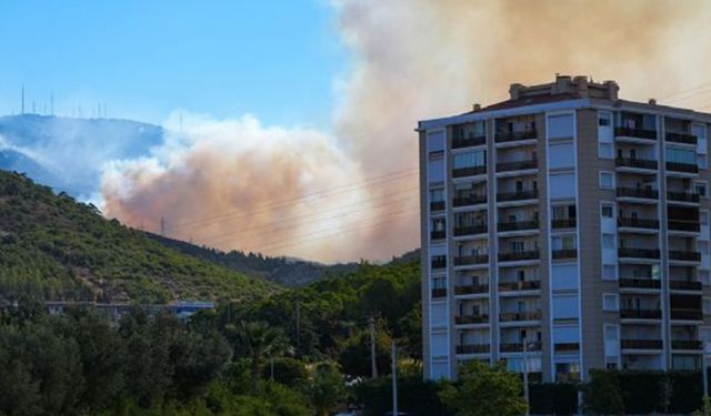 İzmir yanıyor! Alevler evlere sıçradı