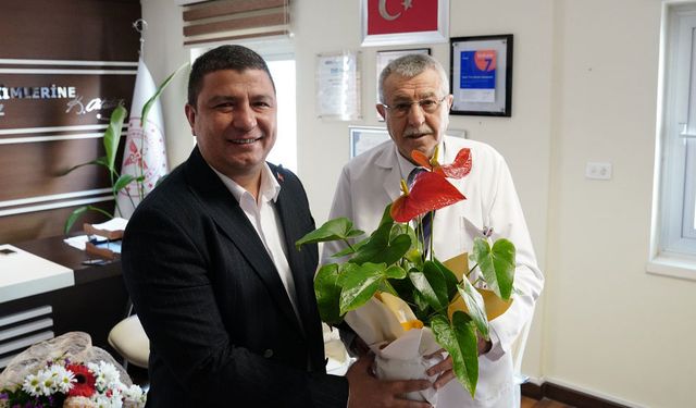 Başkan Okuroğlu, sağlık çalışanlarını ziyaret etti