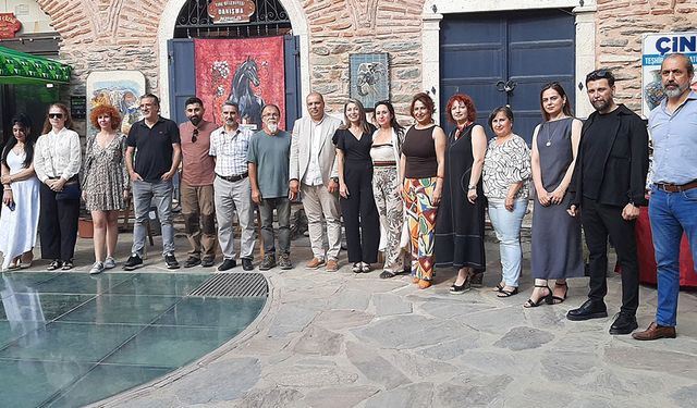 Renklerin üstatlarından karma sergi