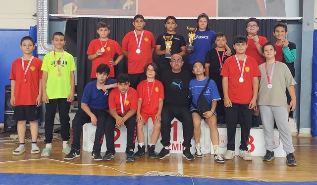 Tire Belediyespor Güreşçilerinden Büyük Başarı