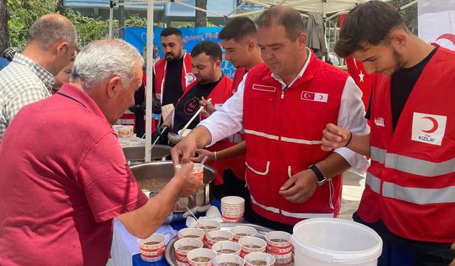 Kızılay’dan aşure hayrı