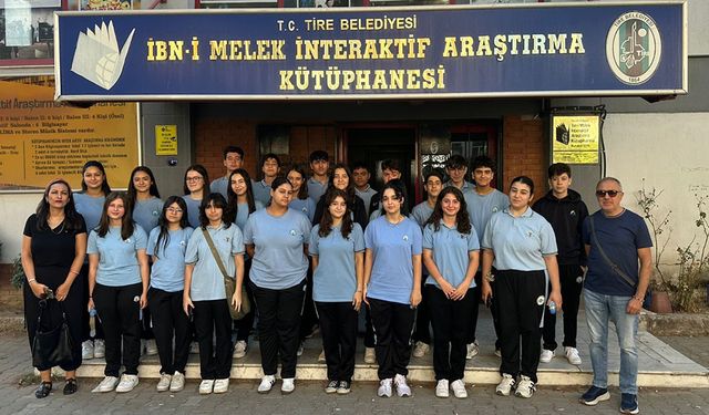 Sosyal Bilimler Lisesi öğrencilerinden İbn-i Melek Kütüphanesi’ne ziyaret