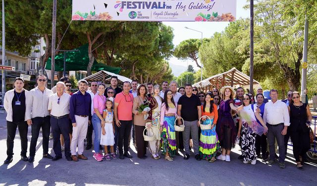 Tire İncir ve Ceviz Festivali’nde coşkulu açılış