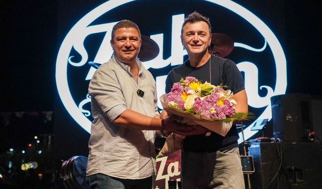 Binlerce Tireli, Zakkum konserinde buluştu