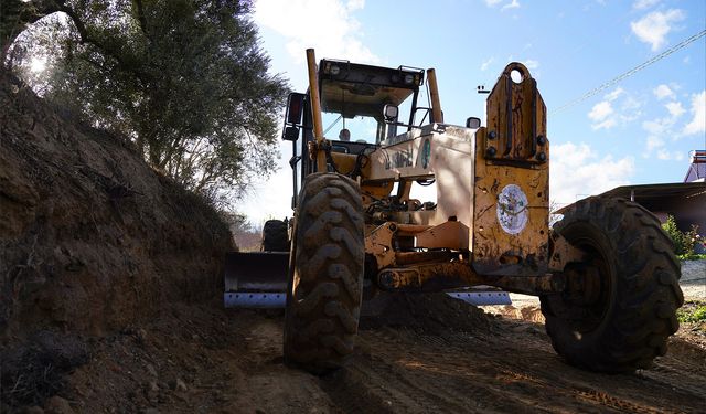 Yeğenli’de üretim yolu çalışması başladı