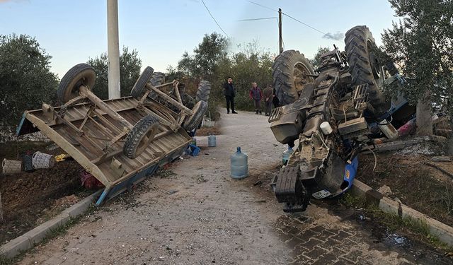 Traktör devrildi 3'ü çocuk 5 kişi yaralandı.