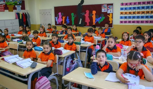 12 bilim insanından ortak bildiri: Eğitimde yol ayrımındayız!