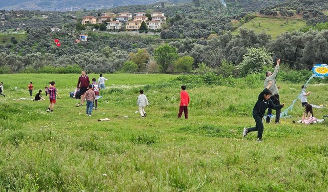 4 Eylül İlkokulu’ndan Renkli Uçurtma Şenliği