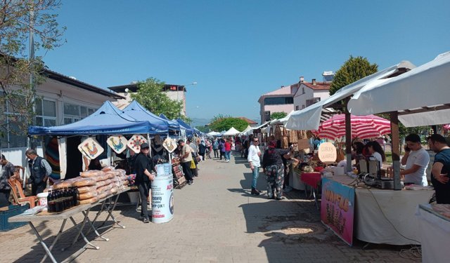 Kahrat’ta rengarenk şenlik: Emek ve ekmek birleşti