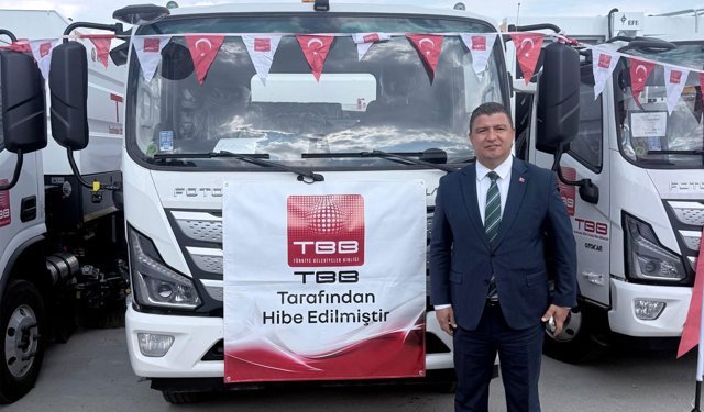 TBB’den Tire Belediyesi’ne hibe çöp kamyonu