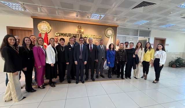 Başkan Okuroğlu, avukatlarla buluştu