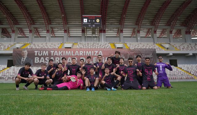 Tire’de 19 Mayıs Coşkusu: Gençlik Turnuvasının Şampiyonu Tire Kutsan Anadolu Lisesi Oldu