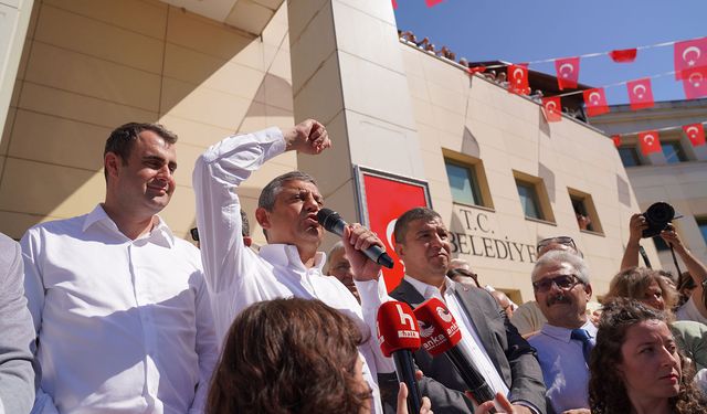 Özgür Özel, Tire’de büyük ilgiyle karşılandı