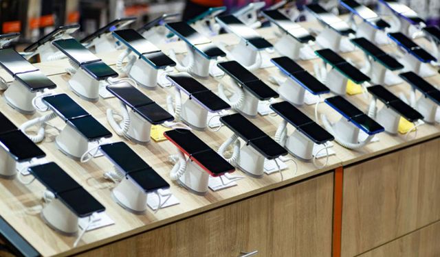Telefon piyasasında dengeleri değiştirecek karar!