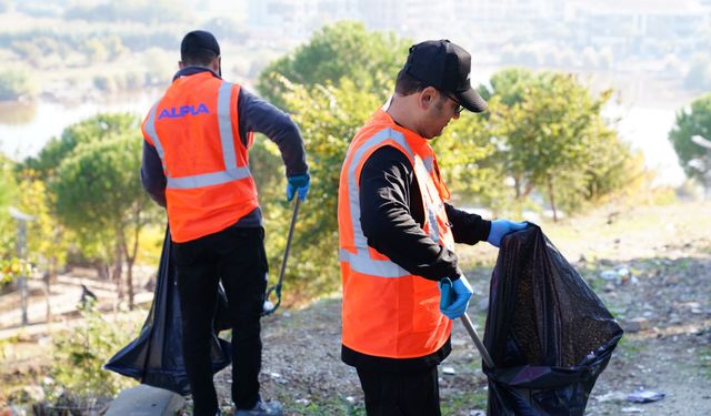 Tire Belediyesi ve ALPLA çalışanlarından Gölet’te çevre temizliği